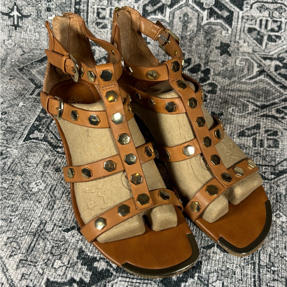 Isola Primrose chestnut‎ and gold gladiator wedge sandal size 7.5